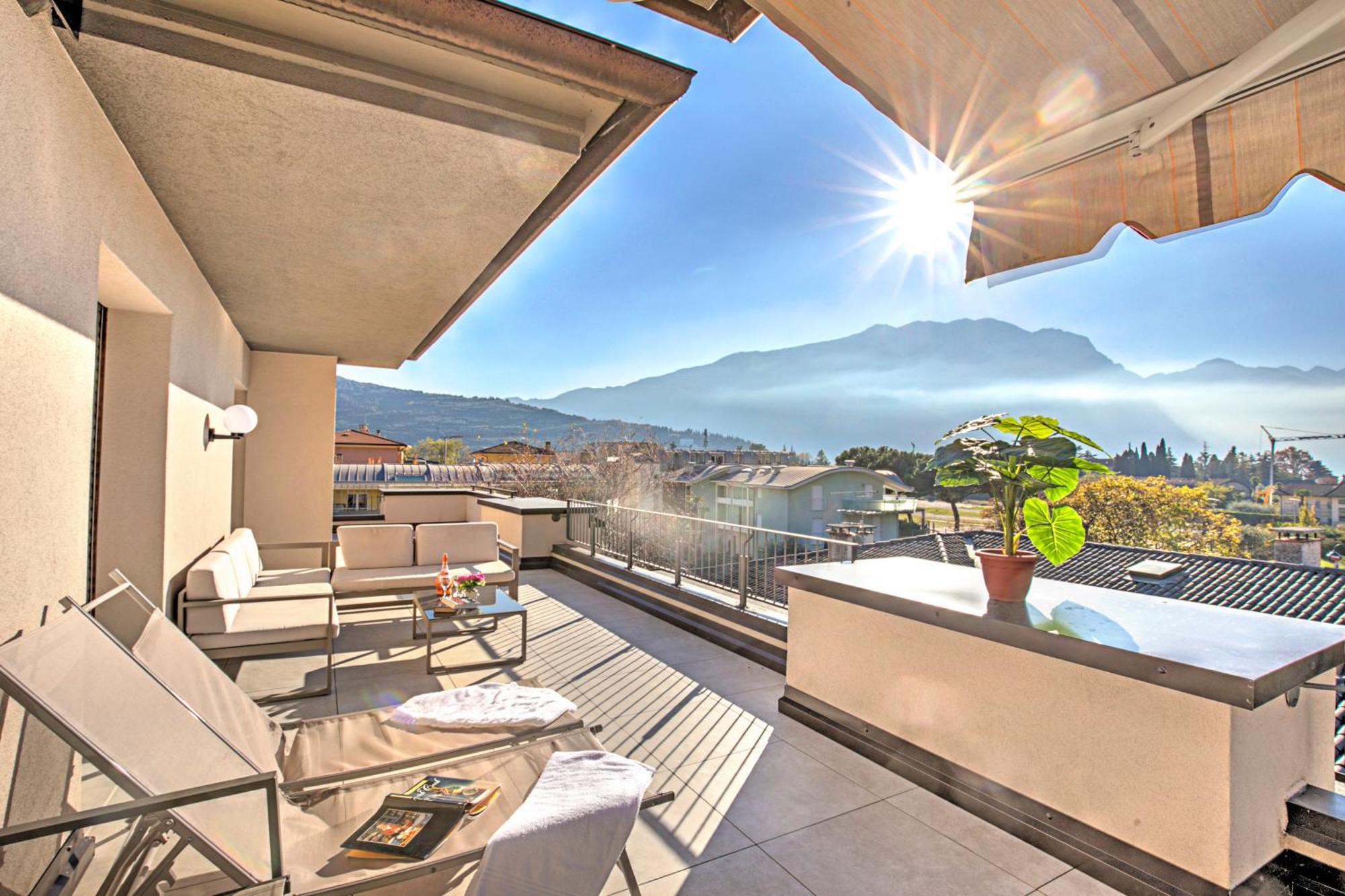 Antares150M From The Lake - Happy Rentals Riva del Garda Exterior foto